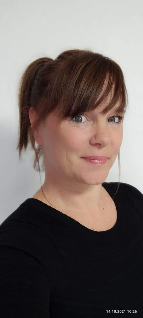 Porträt von Sonja Röhring, Absolventin der Social Media Akademie